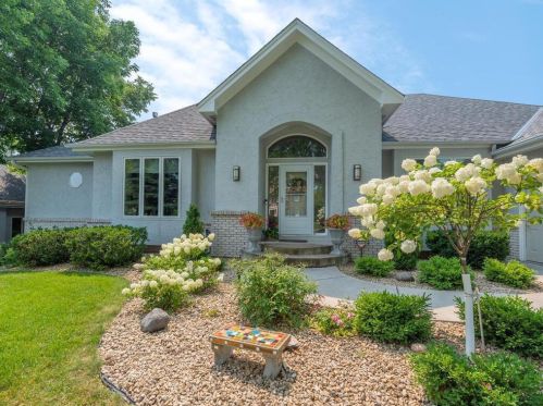 7421 Bush Lake Dr, Minneapolis, MN 55438-1658