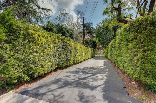 500 Michillinda Ave, Sierra Madre, CA 91024-1043