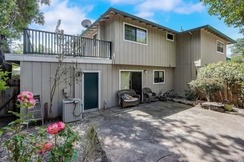 1540 North St, Santa Rosa, CA 95404-2952
