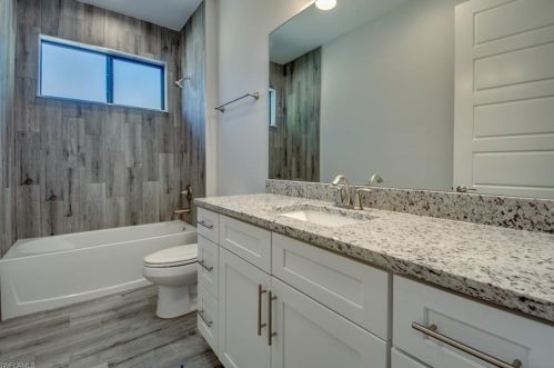 3527 4th Ln, Cape Coral FL  33991-5604 exterior