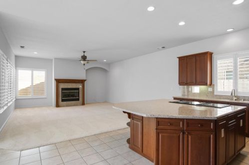 2709 Mira Vista Dr, Modesto CA  95356-8798 exterior