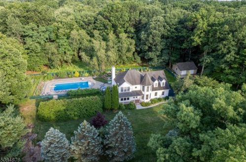297 Emmans Rd, Roxbury Township, NJ 07836-9057