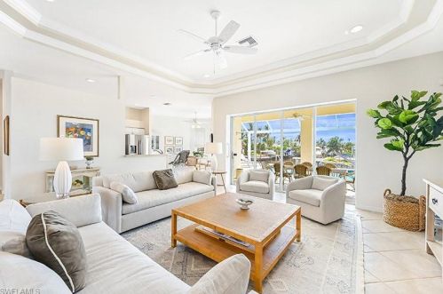 1528 Jewel Box Ave, Naples FL  34102-0005 exterior