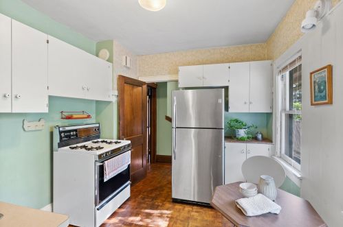 1819 Beverly Rd, Milwaukee WI 53211-2504 exterior