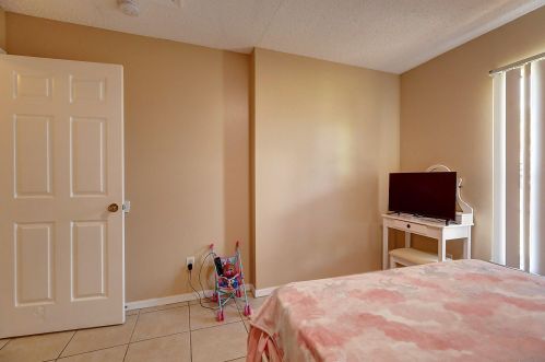 421 Oleander Ave, Fort Pierce FL  34952-1343 exterior