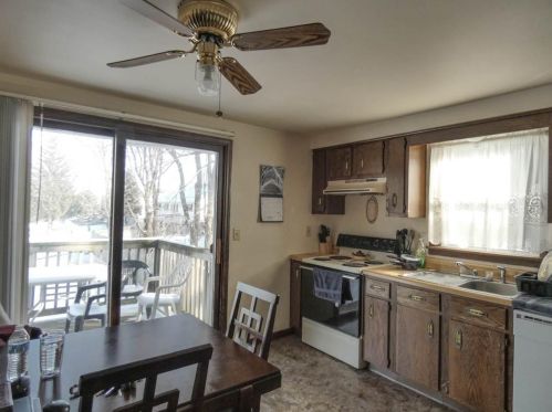 1515 Point Rd, Green Bay, WI 54303-5418