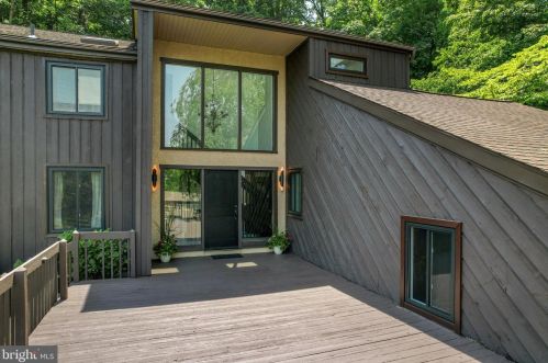 22 Airdrie Ct, Paoli, PA 19301-1047