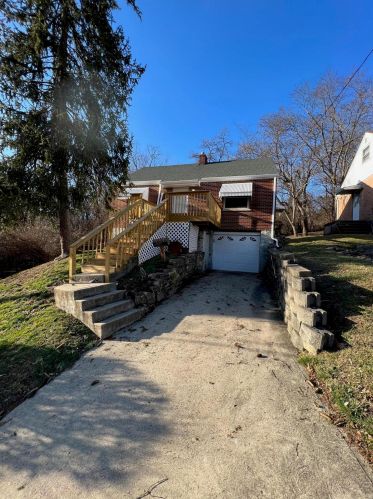 347 Riddle Pl, Newport, KY 41071-2622