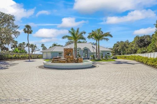 8475 Tropical Trl, Merritt Island FL  32952-6805 exterior