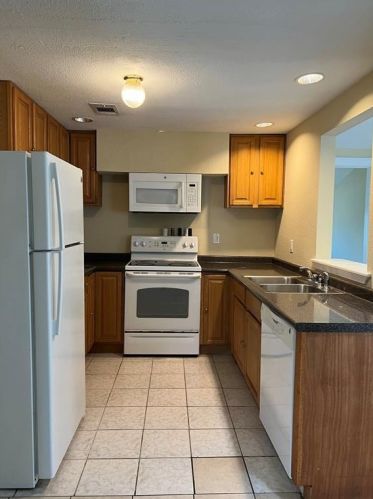 2216 59 St, Galveston TX 77551-5458 exterior