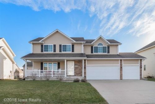 1007 33rd St, Ankeny, IA 50023-7831