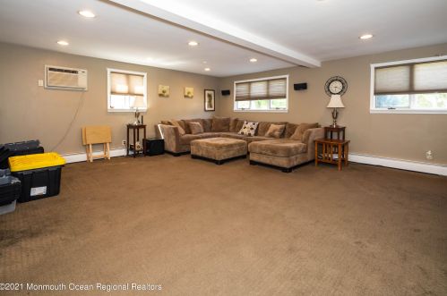 124 Statesir Pl, Tinton Falls NJ  07701-6143 exterior