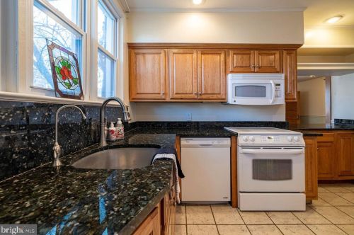 102 High St, Edinburg VA  22824-3084 exterior