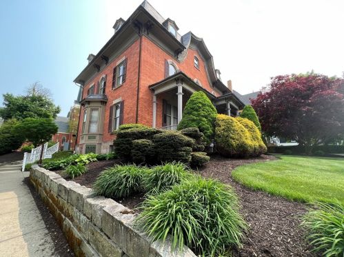 381 Chestnut St, Meadville, PA 16335-3277