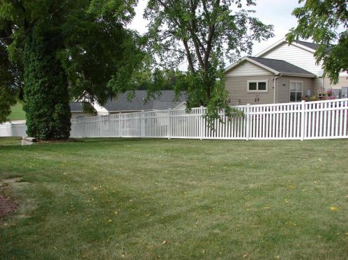 624 Iowa St, Dodgeville WI  53533-1906 exterior