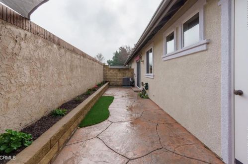 2010 Freesia Ave, Simi Valley CA  93063-3534 exterior