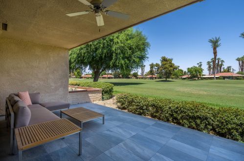 42 Majorca Dr, Rancho Mirage CA  92270-3823 exterior