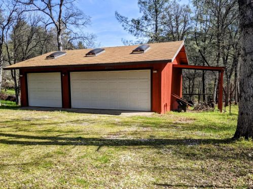 18615 Joseph Dr, Grass Valley, CA 95949-7210