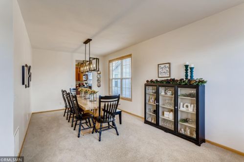 1136 Kerber Pass, Chaska MN 55318-5402 exterior