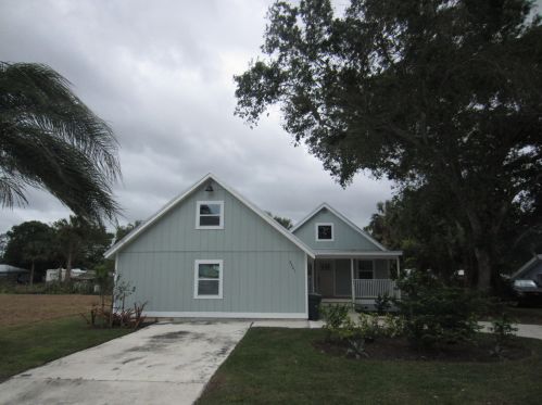 8401 Penny Ln, Fort Pierce, FL 34951-1073