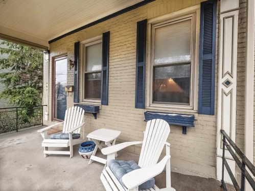 921 Aiken Ave, Pittsburgh, PA 15232-2211