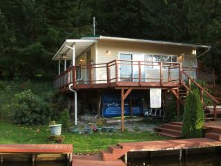 1820 Sleepy Hollow Ln, Bellingham, WA 98226-8627
