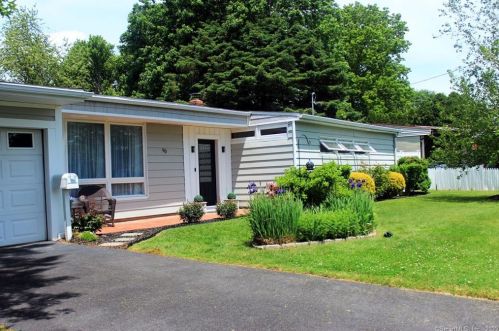 90 Marina Dr, Stratford, CT 06614-3038