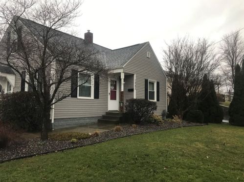 1243 Savannah Rd, New Castle, PA 16101-5577