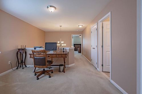 1105 Monarch Ln, Breinigsville PA  18031-9321 exterior