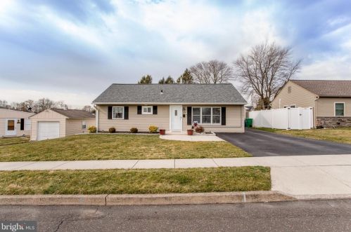 339 Devon Rd, Fairless Hills, PA 19030-2240