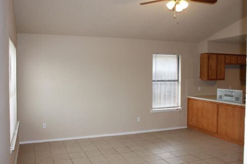 1129 Suburban St, Cedar Hill TX  75104-3256 exterior