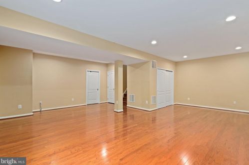 15843 Fourmile Creek Ct, Haymarket VA  20169-5427 exterior