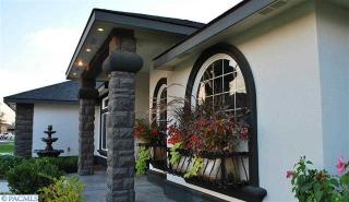 789 Meadows Dr, Richland, WA 99352-8840