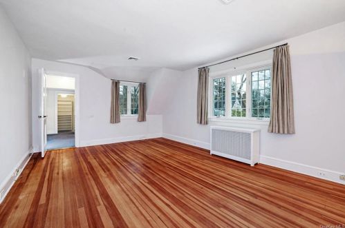 23 Lewis Ave, Hartsdale NY  10530-2803 exterior