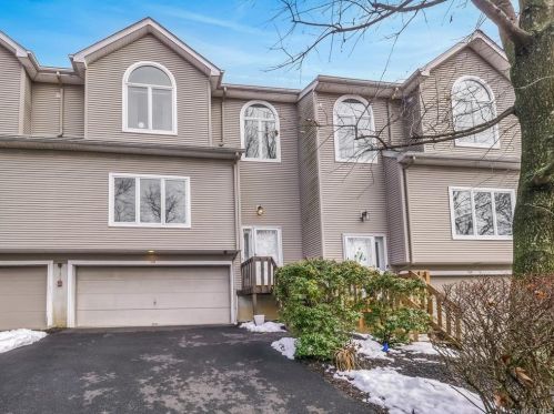 108 Leif Blvd, Congers, NY 10920-1317