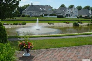 54 Goose Neck Ln, Northampton, NY 11901-1862
