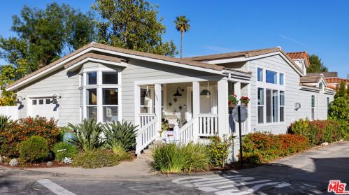 154 Navajo Ln, Topanga CA  90290-4451 exterior