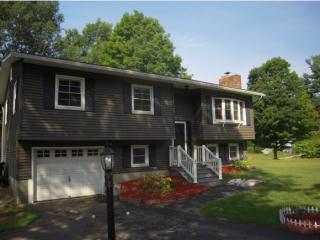 552 Colonial Dr, Colchester VT  05446-3855 exterior