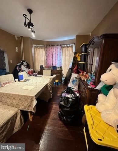 902 Chelten Ave, Philadelphia PA 19138-1714 exterior