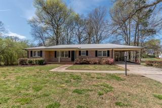 1108 Edgewood Ave, Kannapolis, NC 28081-5369