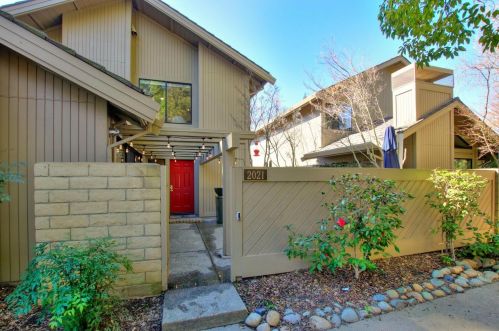 2021 Discovery Village Ln, Rancho Cordova CA  95670-3065 exterior