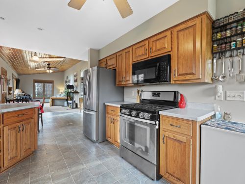 9106 Wescott Rd, Kewaskum WI  53040-9716 exterior