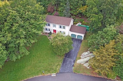 10 Tyler Ln, Norwich, CT 06360-4027