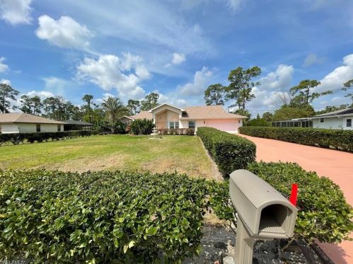 213 Jefferson Ave, Lehigh Acres, FL 33936-1633