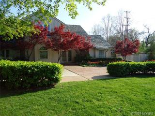 2404 29th St, Tulsa, OK 74114-5619