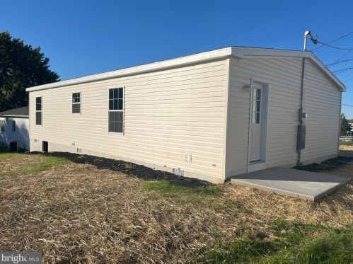 211 Eisenhower Dr, Rig, WV 26836-1118