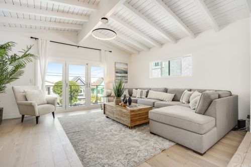 1815 Stanford Ave, Redondo Beach CA  90278-2743 exterior