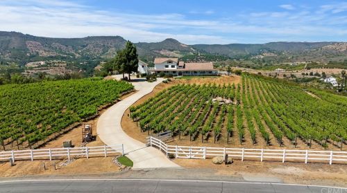 23920 La Vella Rd, Temecula CA  92590-3944 exterior