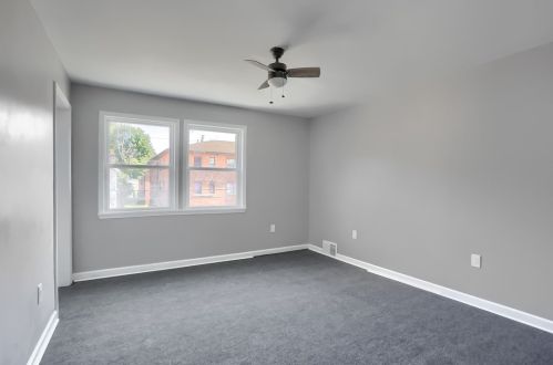 115 Maplewood Ave, Ambridge PA 15003-2412 exterior