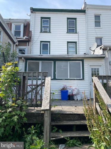 233 Hermitage St, Philadelphia, PA 19127-1010